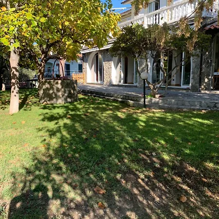 Al Mare Con Giardino Holiday home